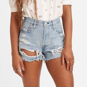 Levi's 501 High Rise Denim Fault Line Medium Wash Distressed Shorts Size 24